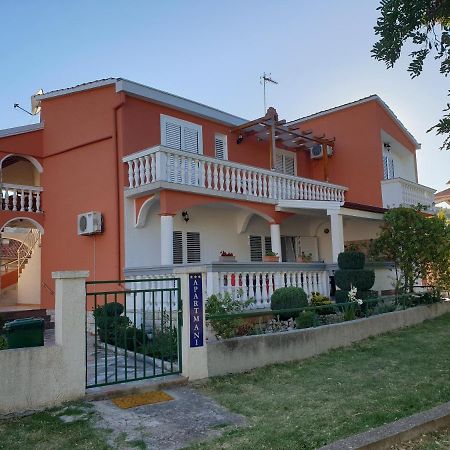 Apartments Martinovic By The Sea تشوكييتزا المظهر الخارجي الصورة