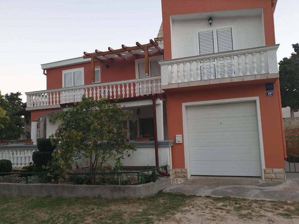 Apartments Martinovic By The Sea تشوكييتزا المظهر الخارجي الصورة