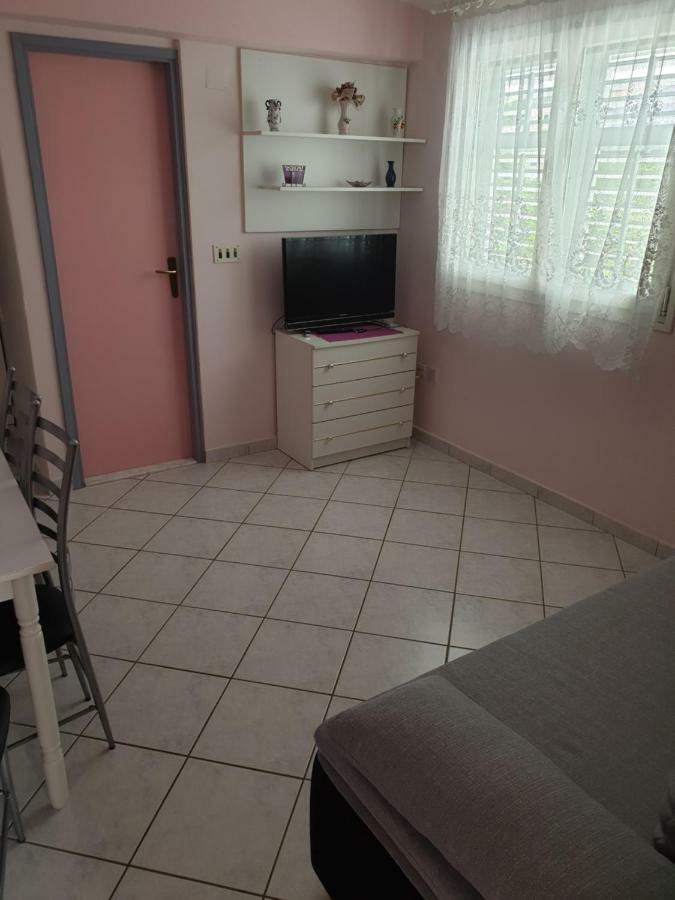 Apartments Martinovic By The Sea تشوكييتزا المظهر الخارجي الصورة