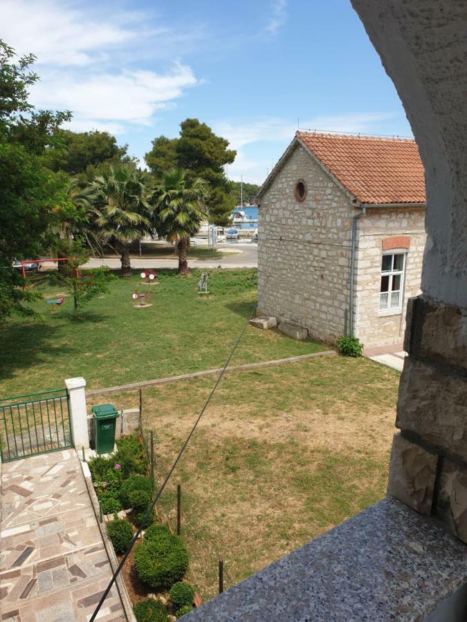 Apartments Martinovic By The Sea تشوكييتزا المظهر الخارجي الصورة